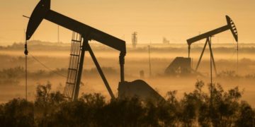 Storm on the commodities market: oil prices collapse by 30 percent