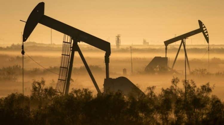 Storm on the commodities market: oil prices collapse by 30 percent